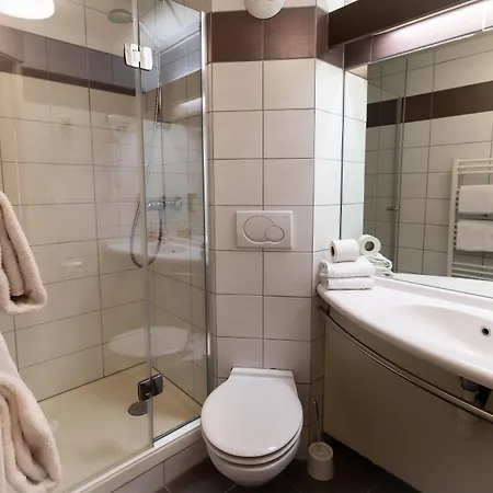 Greet Hotel 3*
